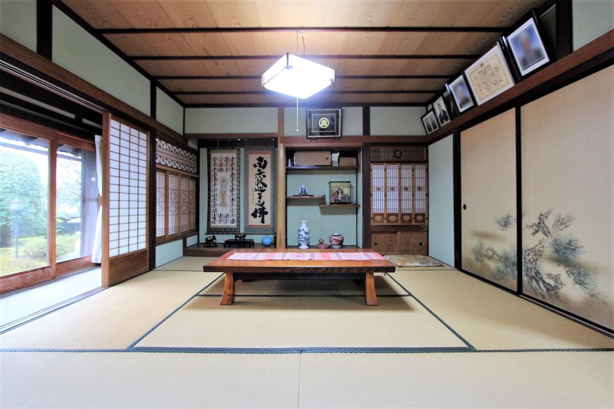 京都府南丹市美山町三埜「日本の故郷に佇む瀟洒な日本家屋」の床の間の和室