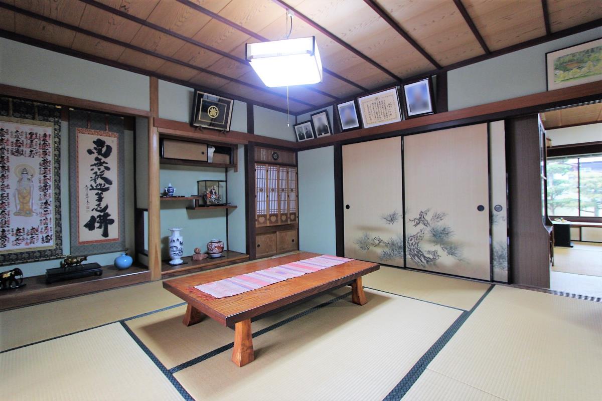 京都府南丹市美山町三埜「日本の故郷に佇む瀟洒な日本家屋」の床の間の和室2