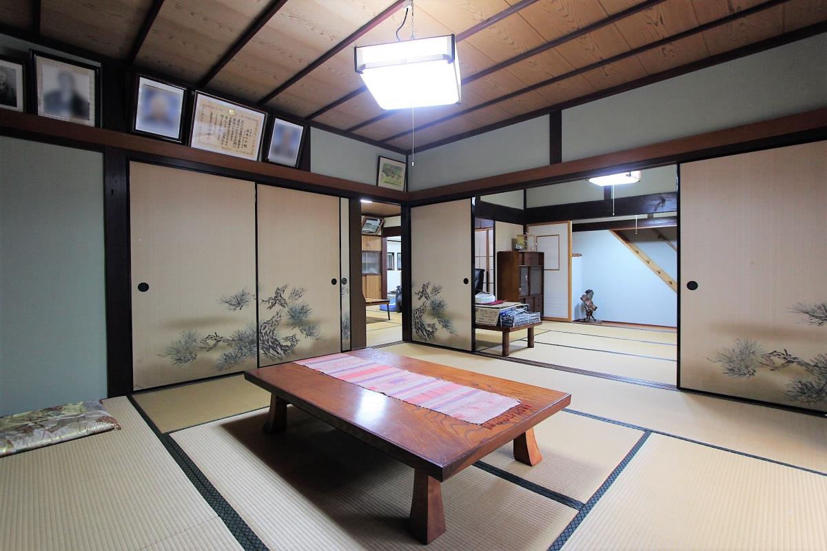 京都府南丹市美山町三埜「日本の故郷に佇む瀟洒な日本家屋」の床の間の和室6