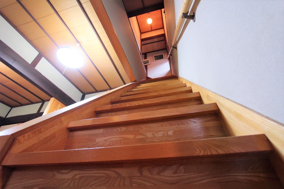 京都府南丹市美山町三埜「日本の故郷に佇む瀟洒な日本家屋」の階段
