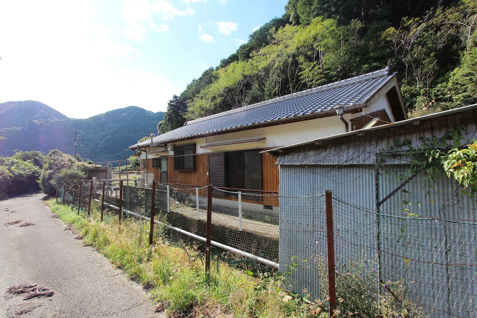 和歌山県西牟婁郡白浜町 「囲炉裏と暮らす隠れ家的平屋日本家屋」
